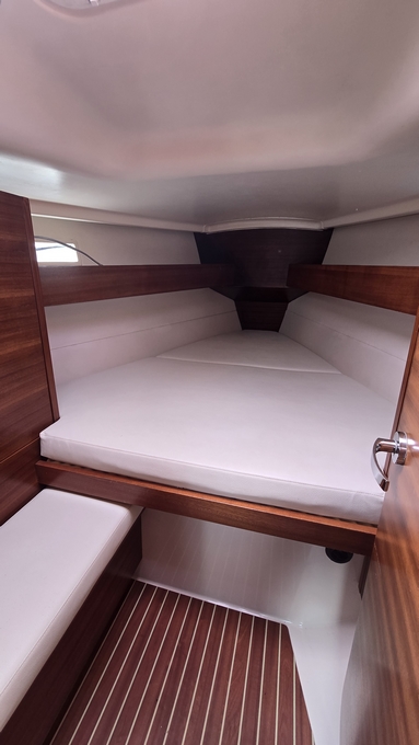 Cabine avent du voilier Lucky Man